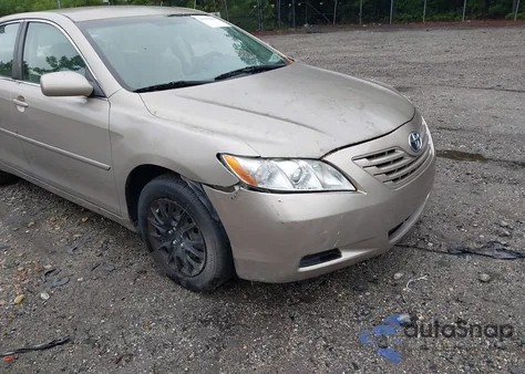 2007 Toyota Camry Le z USA, uszkodzony, nr VIN JTNBE46K073037144